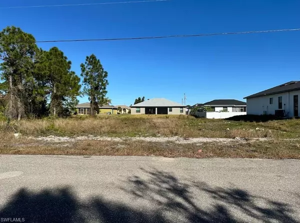 2606 26th ST SW, Lehigh Acres, FL 33976