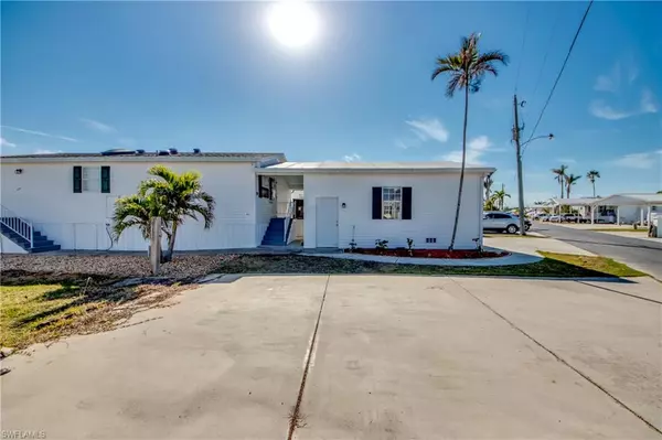 Fort Myers Beach, FL 33931,14 Nancy LN