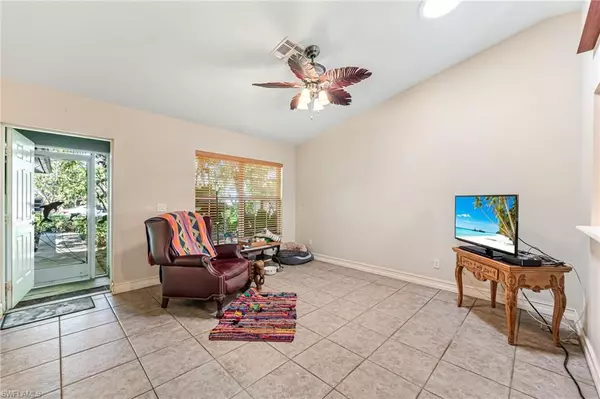 Naples, FL 34104,724 Pine Cone LN