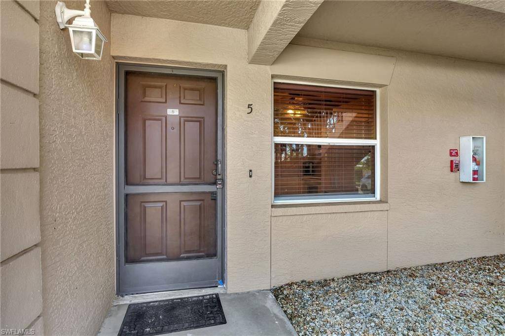 North Fort Myers, FL 33917,5725 Foxlake DR #5