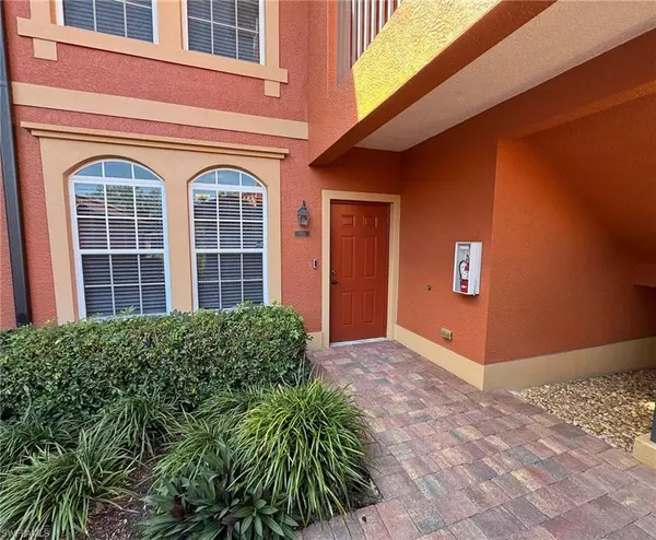 Naples, FL 34119,10025 Heather LN #702