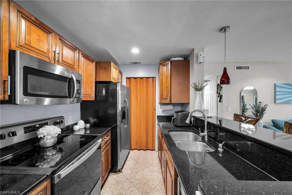 Fort Myers, FL 33916,2915 Winkler AVE #812