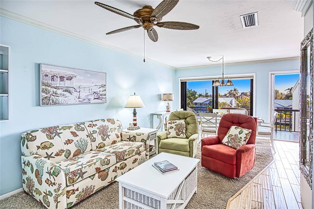 1250 Tennisplace CT #C31, Sanibel, FL 33957