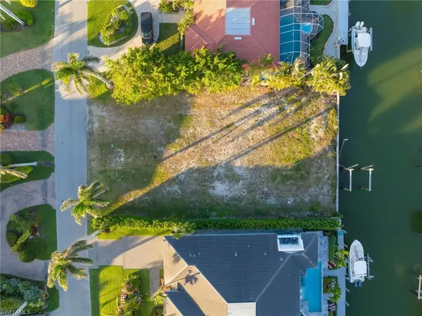 2165 Tarpon RD, Naples, FL 34102