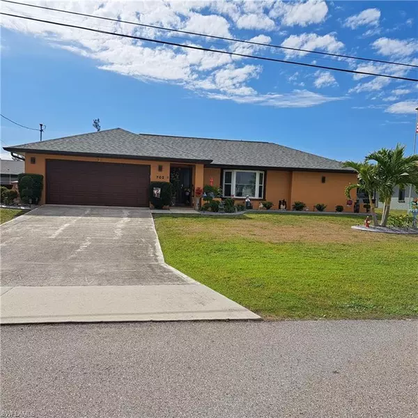 702 SW 12th ST, Cape Coral, FL 33991