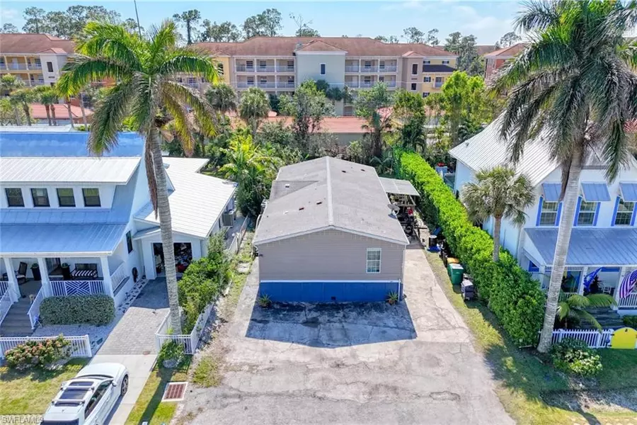 162 Jeepers DR, Naples, FL 34112