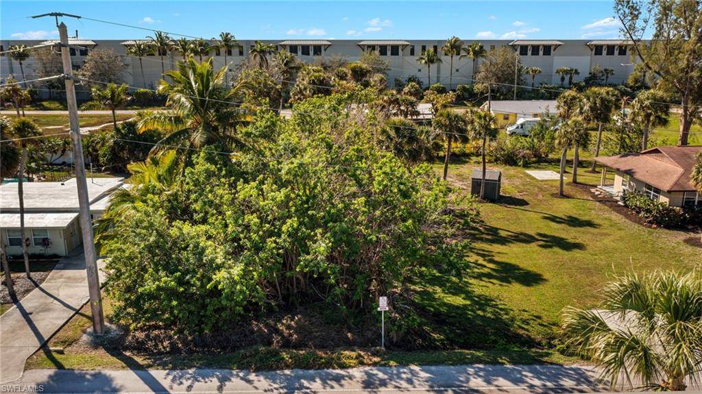 Danford ST, Naples, FL 34112