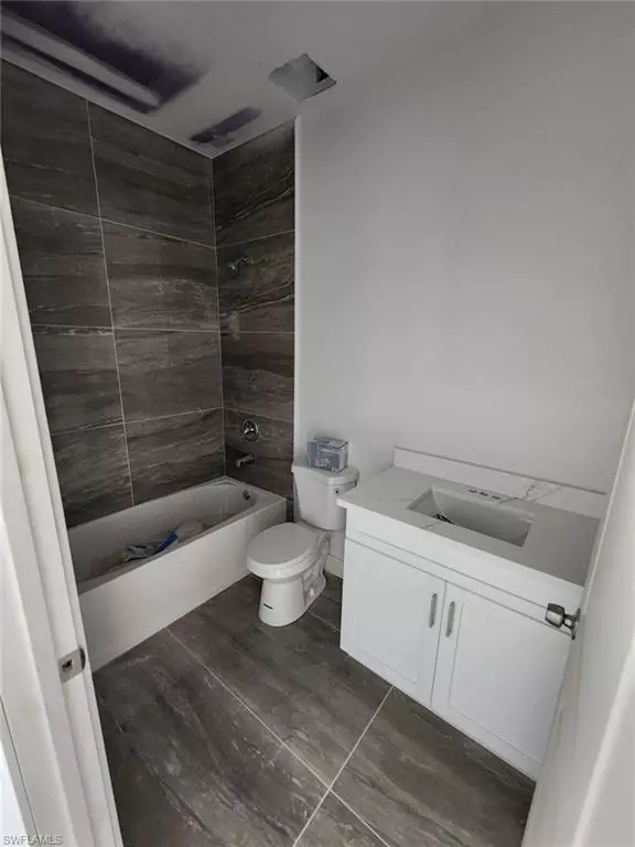 Lehigh Acres, FL 33974,128 Bell BLVD S