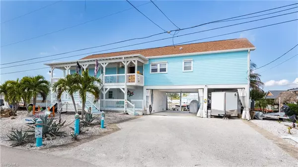 Matlacha Isles, FL 33991,12277 Boat Shell DR