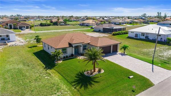 1037 NW 38th PL, Cape Coral, FL 33993