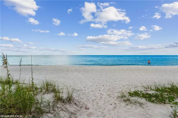 Naples, FL 34108,10525 Gulf Shore DR #213