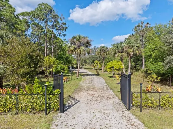 Naples, FL 34120,2671 72nd AVE NE