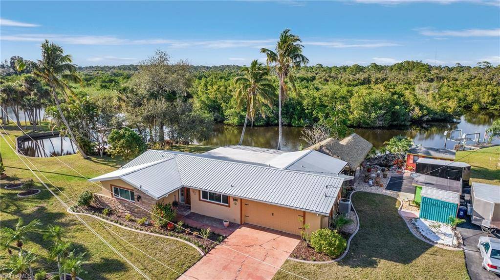 1324 Thompson ST, North Fort Myers, FL 33903