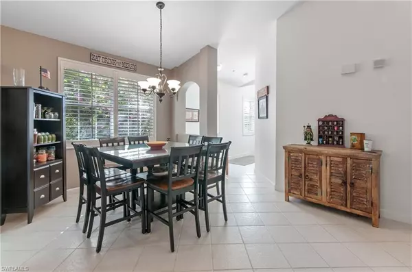 Naples, FL 34109,3062 Driftwood WAY #4308