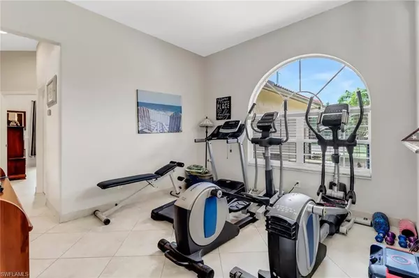 Naples, FL 34120,1911 47th AVE NE