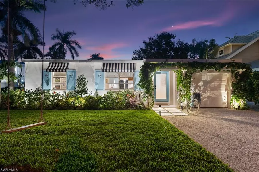692 W Lake DR, Naples, FL 34102