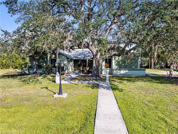 15941 Cindy CT, Fort Myers, FL 33908