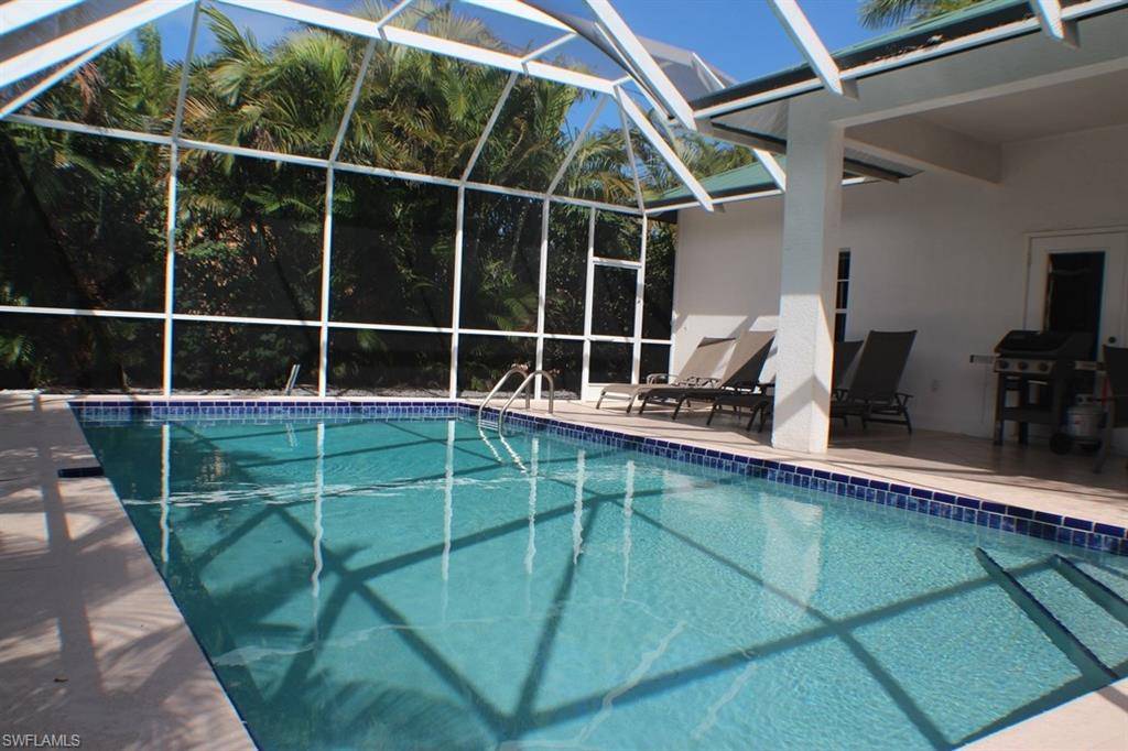 704 107th AVE N, Naples, FL 34108