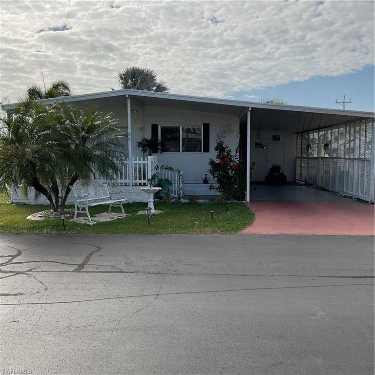 552 Freedom ST, North Fort Myers, FL 33917