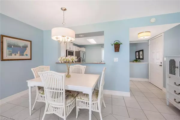 Naples, FL 34112,2922 Kings Lake BLVD #2922