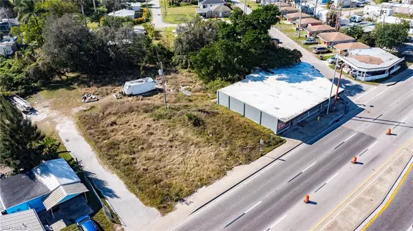North Fort Myers, FL 33903,1181 N Tamiami TRL