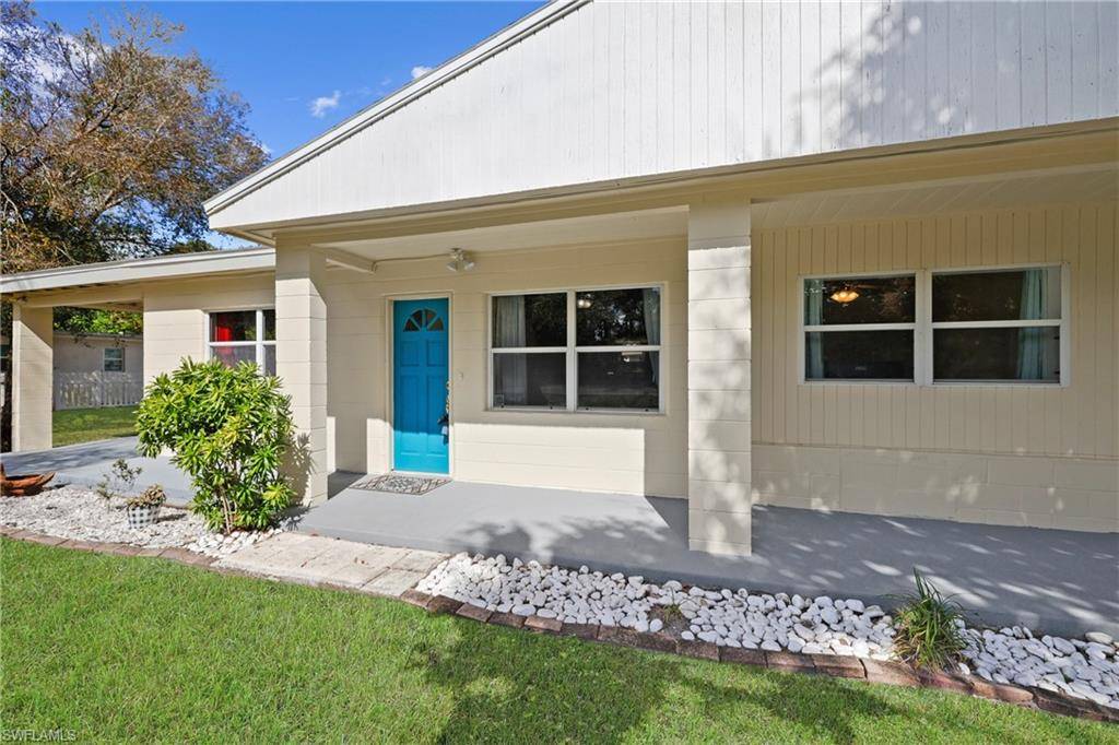North Fort Myers, FL 33903,174 Evergreen RD