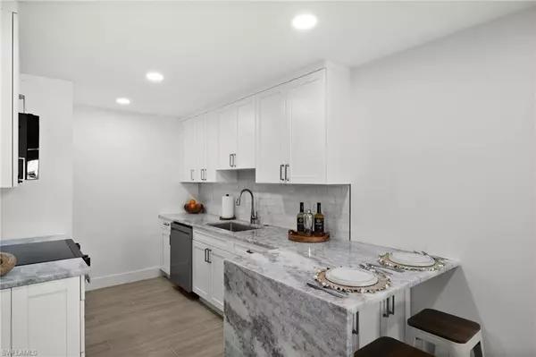 Naples, FL 34103,342 Harbour DR #342
