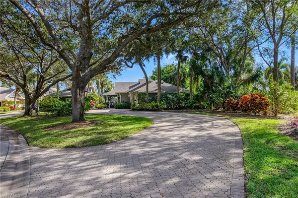 52 Golf Cottage DR, Naples, FL 34105