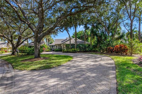 52 Golf Cottage DR, Naples, FL 34105