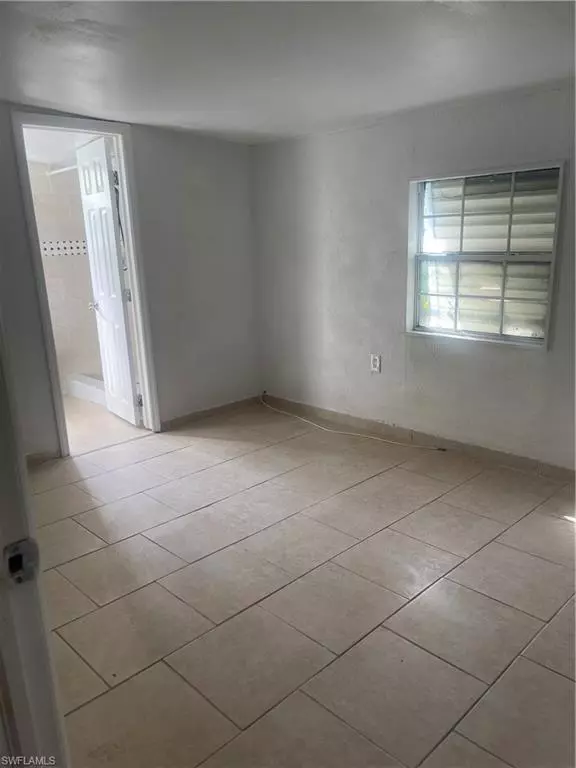 North Fort Myers, FL 33903,327 Ellis ST