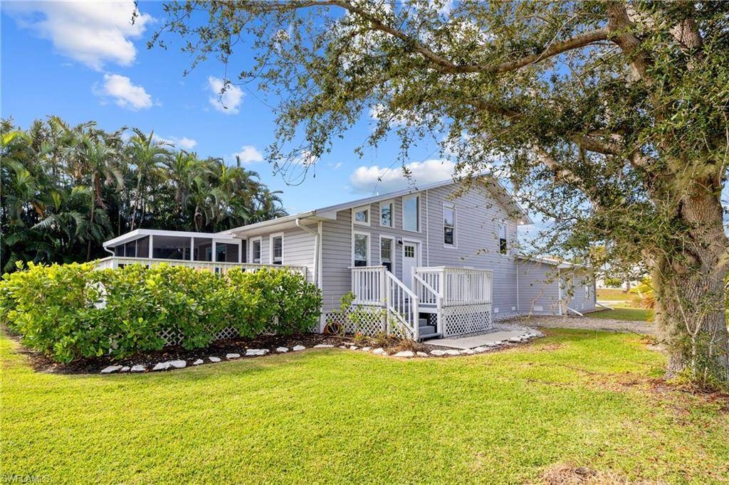 5425 Marina DR, Bokeelia, FL 33922