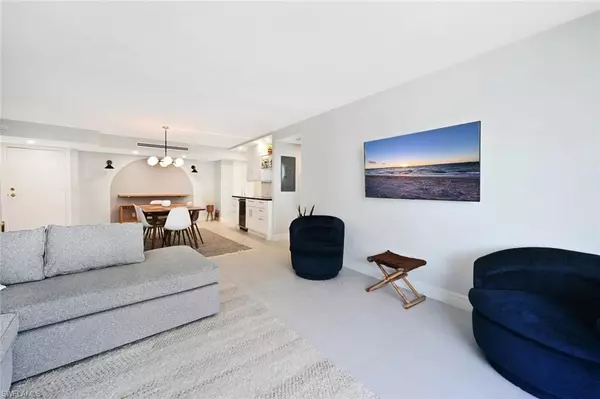 Naples, FL 34103,4001 Gulf Shore BLVD N #602