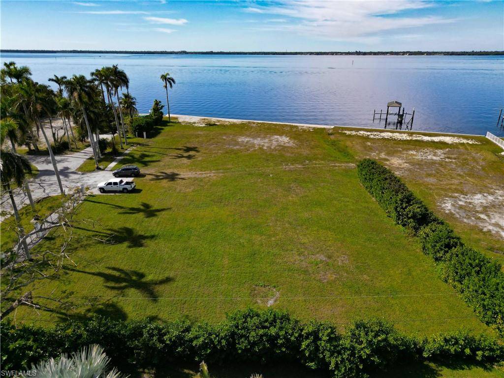 1301 Poinciana AVE, Fort Myers, FL 33901