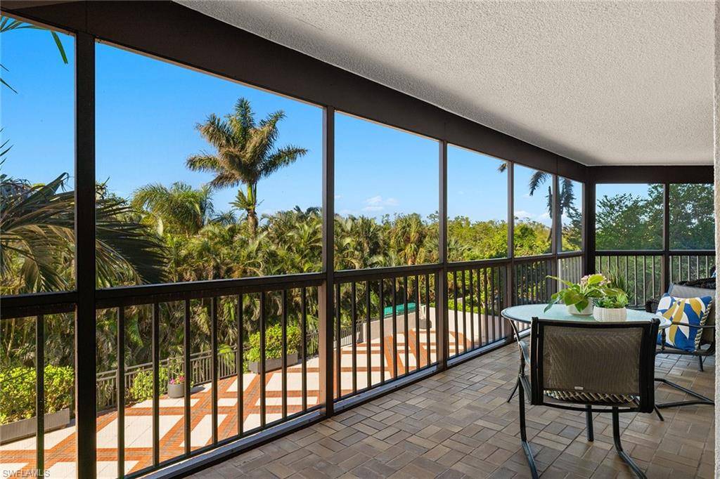 6075 Pelican Bay BLVD #202, Naples, FL 34108
