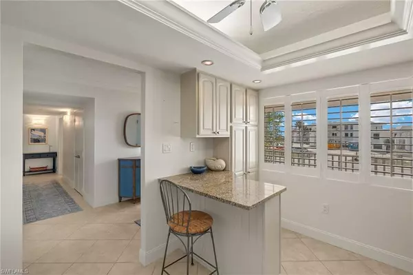 Sanibel, FL 33957,200 Periwinkle WAY #211