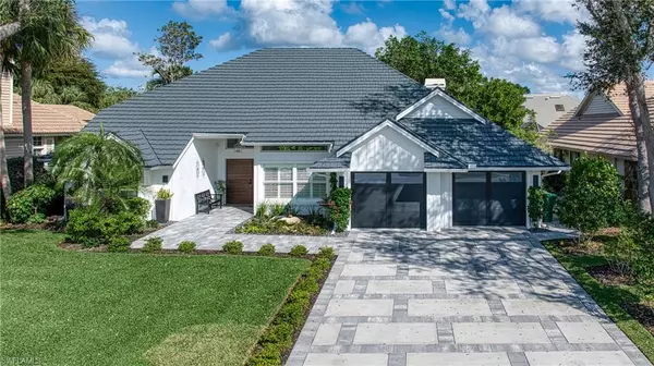 807 Arrowhead LN, Naples, FL 34108