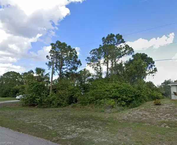 527 Eisenhower BLVD, Lehigh Acres, FL 33974