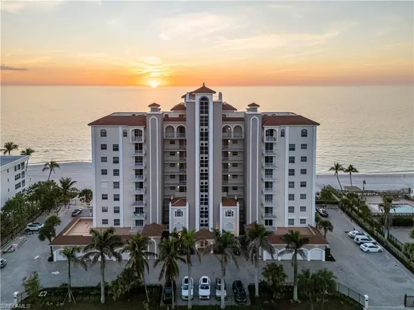 9577 Gulf Shore DR #703, Naples, FL 34108