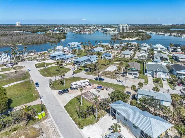 Fort Myers Beach, FL 33931,909 San Carlos DR