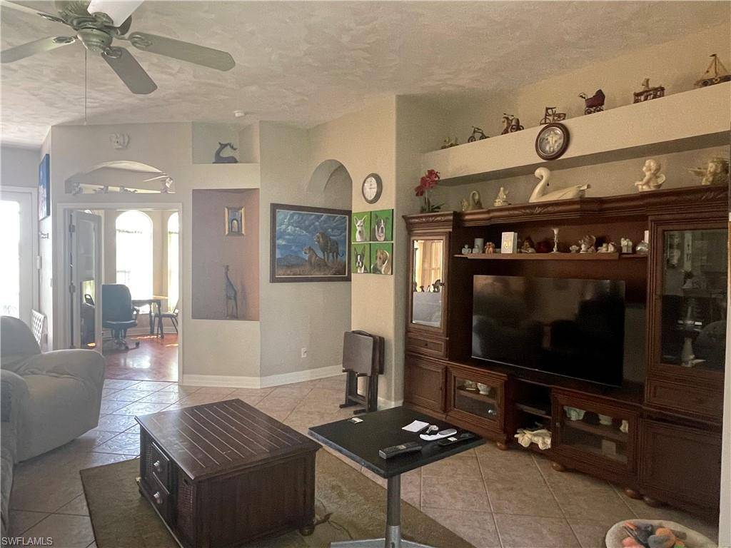 Cape Coral, FL 33991,213 SW 13th TER