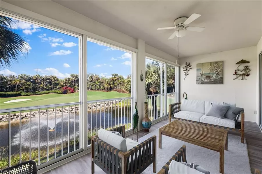 2150 Aberdeen LN #7-202, Naples, FL 34109