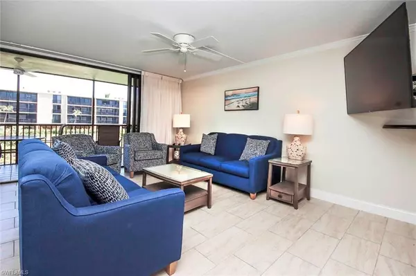 Sanibel, FL 33957,1401 Middle Gulf DR #O-201
