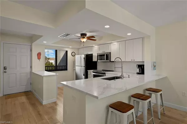 Sanibel, FL 33957,979 E Gulf DR #C303