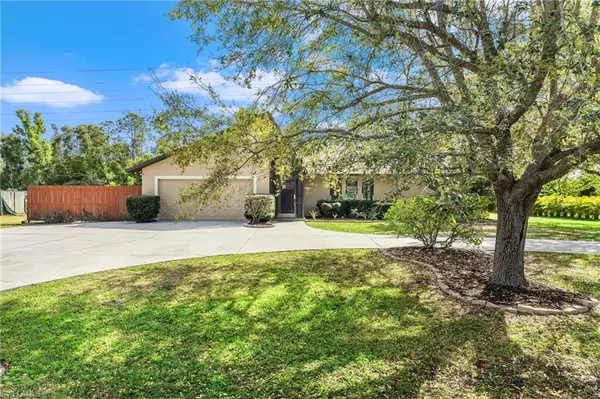 6451 Scott LN, Fort Myers, FL 33966