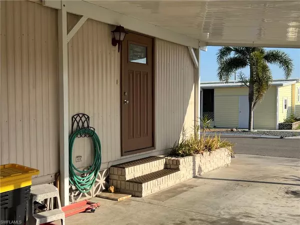 North Fort Myers, FL 33903,3423 Orchard WAY