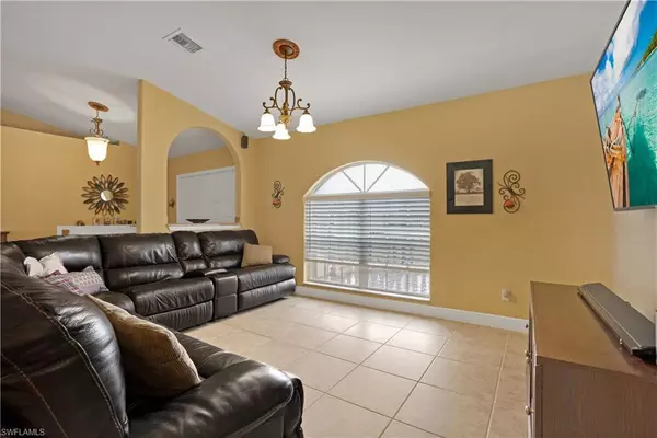 Cape Coral, FL 33991,106 SW 11th TER