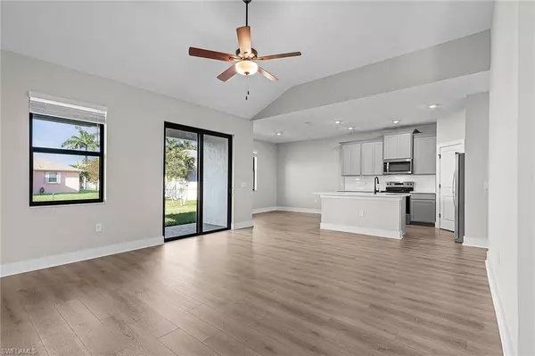 Cape Coral, FL 33991,605 SW 21st TER