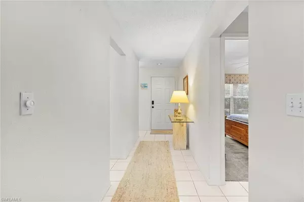 Naples, FL 34110,1210 Yesica Ann CIR #C204