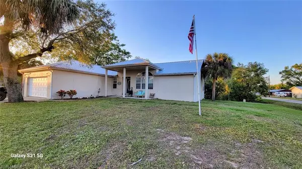 400 5th AVE, Labelle, FL 33935