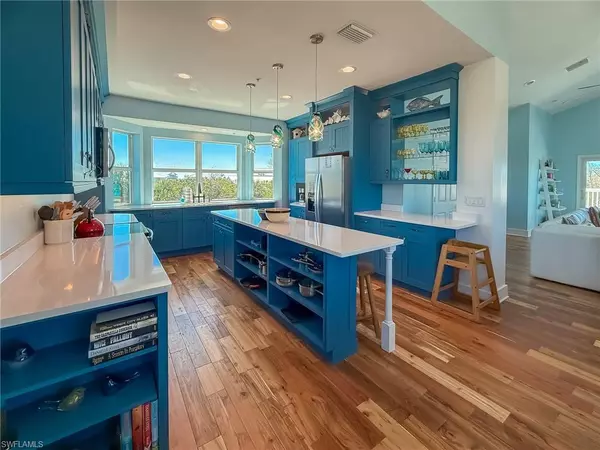 Upper Captiva, FL 33924,4460 Smugglers DR